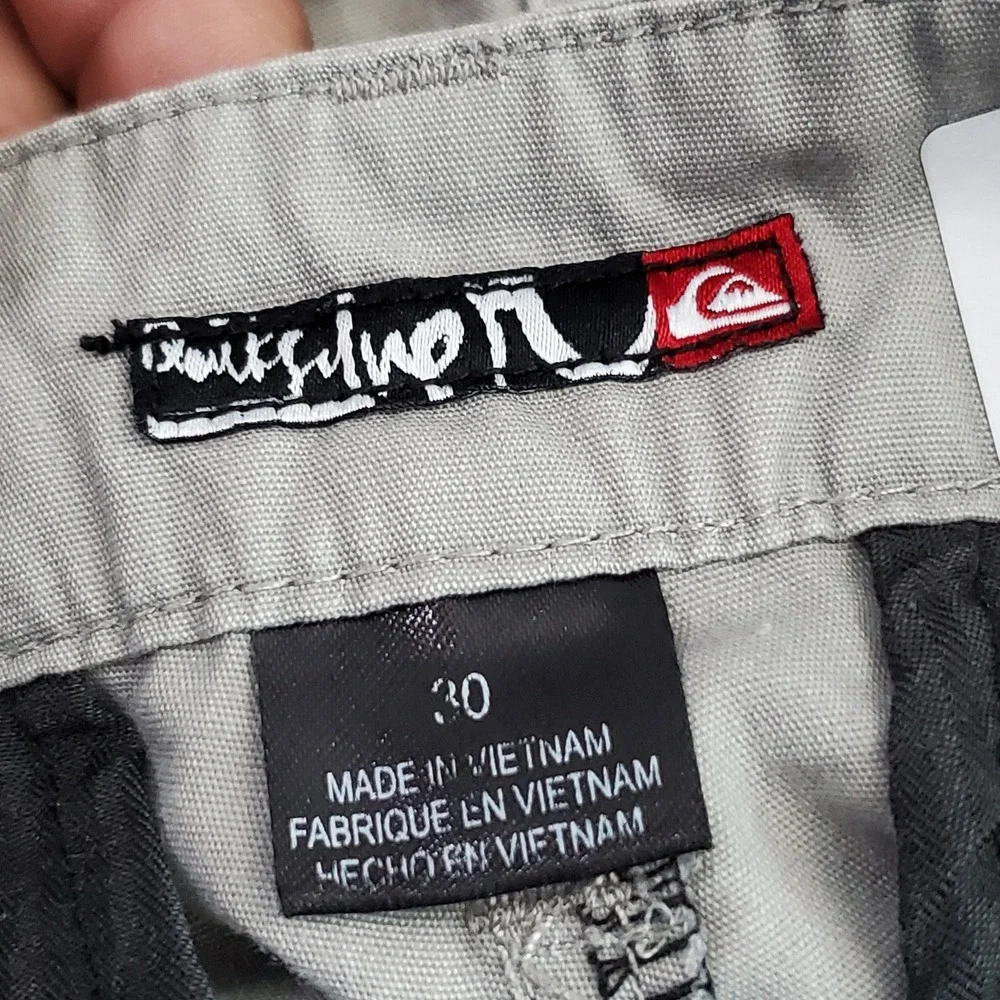 Quiksilver Men Shorts 30 Gray Embroidered Chino 10.5